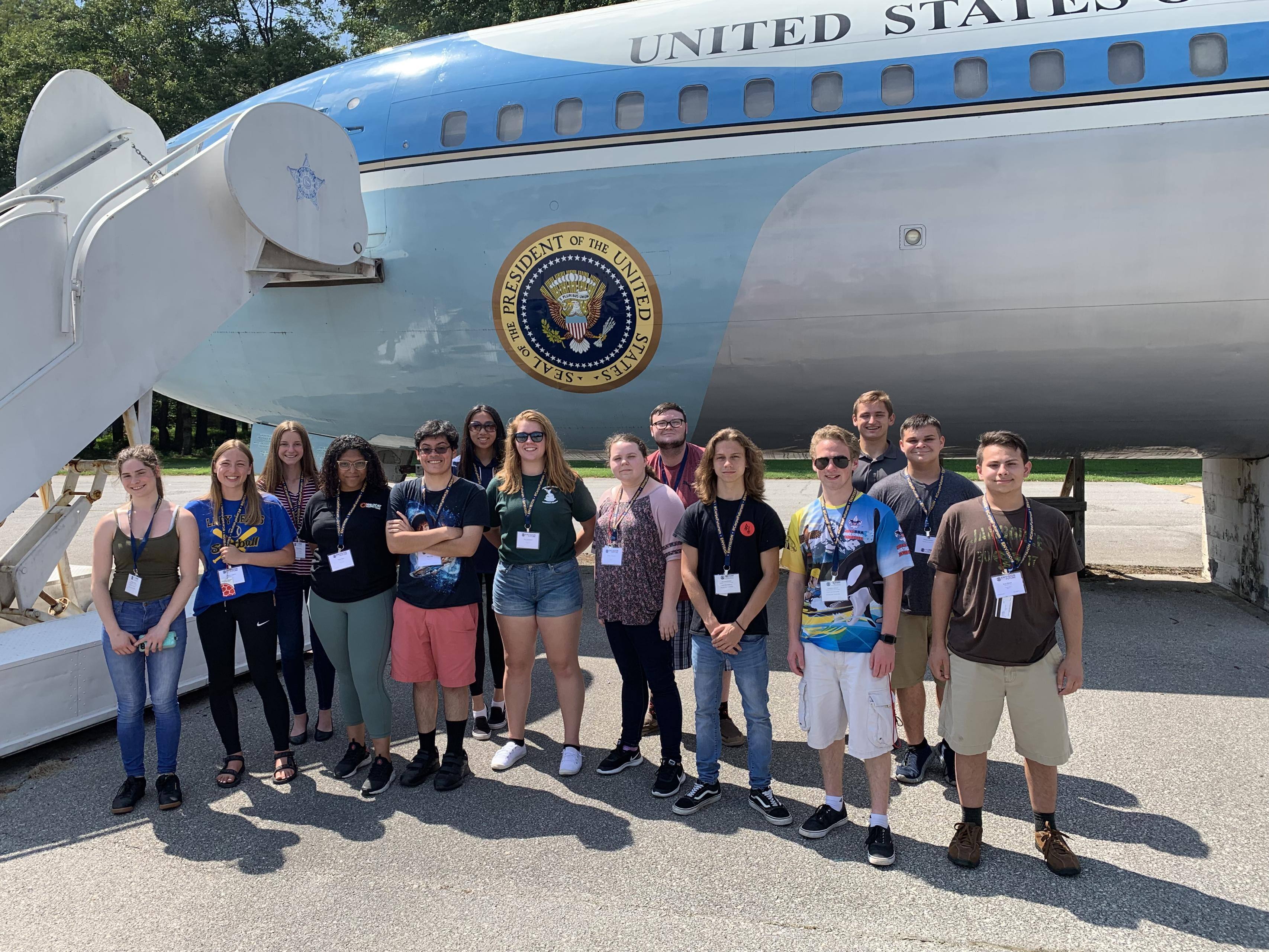 Students visit Airforce 1